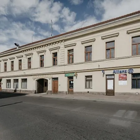 3, Suvorovova 158 Apartamento *