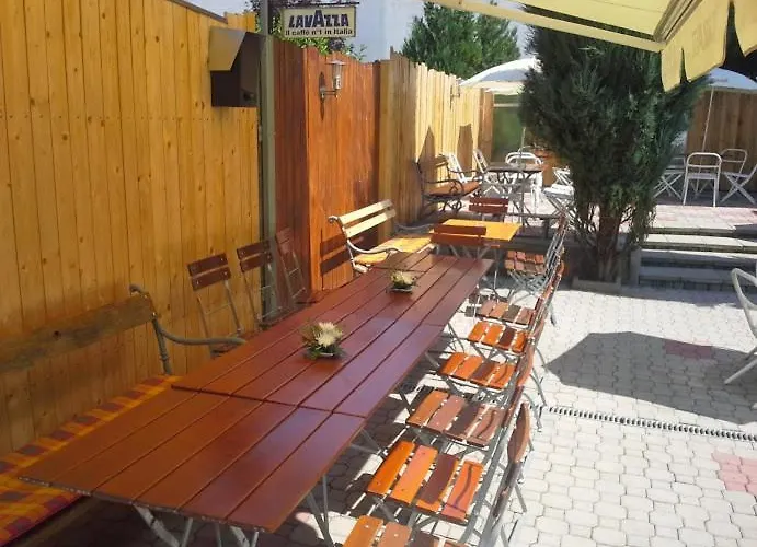 شقة 3, Suvorovova 158 *